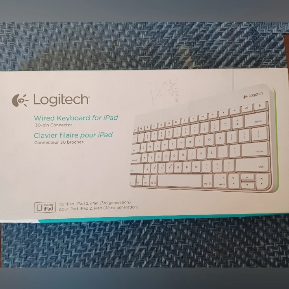 Logitech IPad keyboard (New)